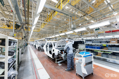 米家雙雄低碳領跑 納米01與小米SU7榮膺低碳領跑者車型